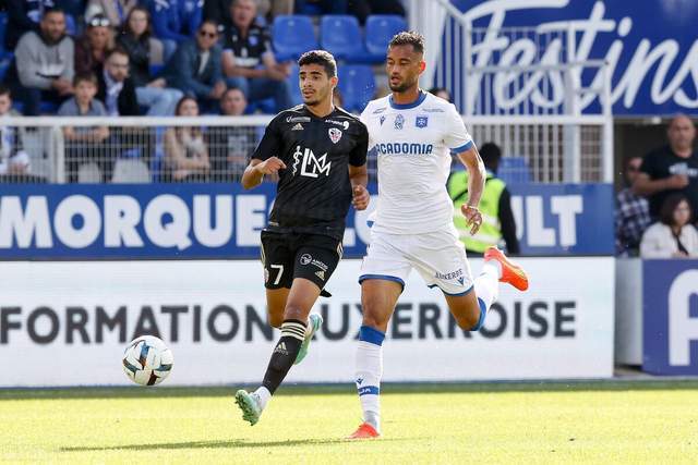 中国男篮传奇球星王治郅入选国际篮联名人堂