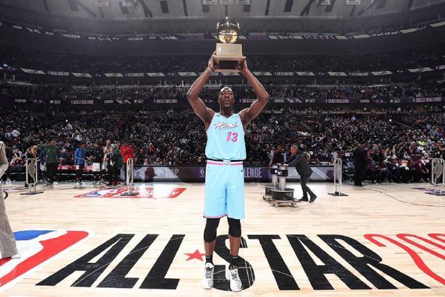 利拉德41分雄鹿逆转胜快船 森林里险胜开拓者